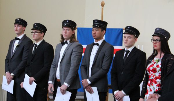 Sjúkraliði og vélstjórar með B réttindi