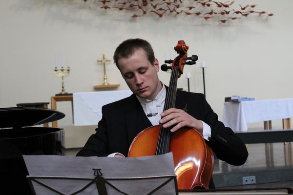 Aron Ottó Jóhannsson flytur lagið I dreamed a dream ásamt Önnu Aniku Jónínu Guðmundsdóttur og Hilmari Adam Jóhannssyni.