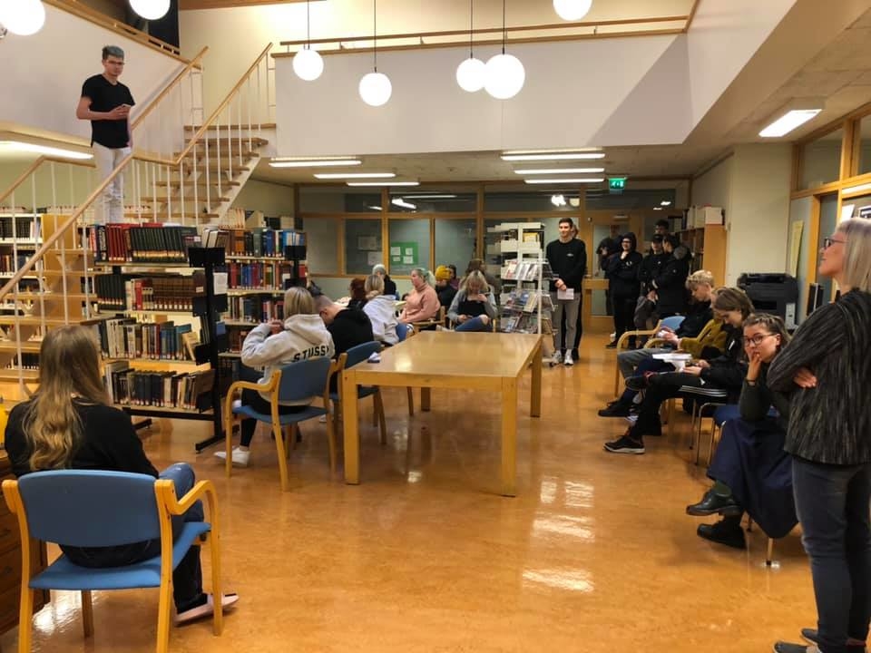 Nemendur í ritlist flytja frumsamið ljóð