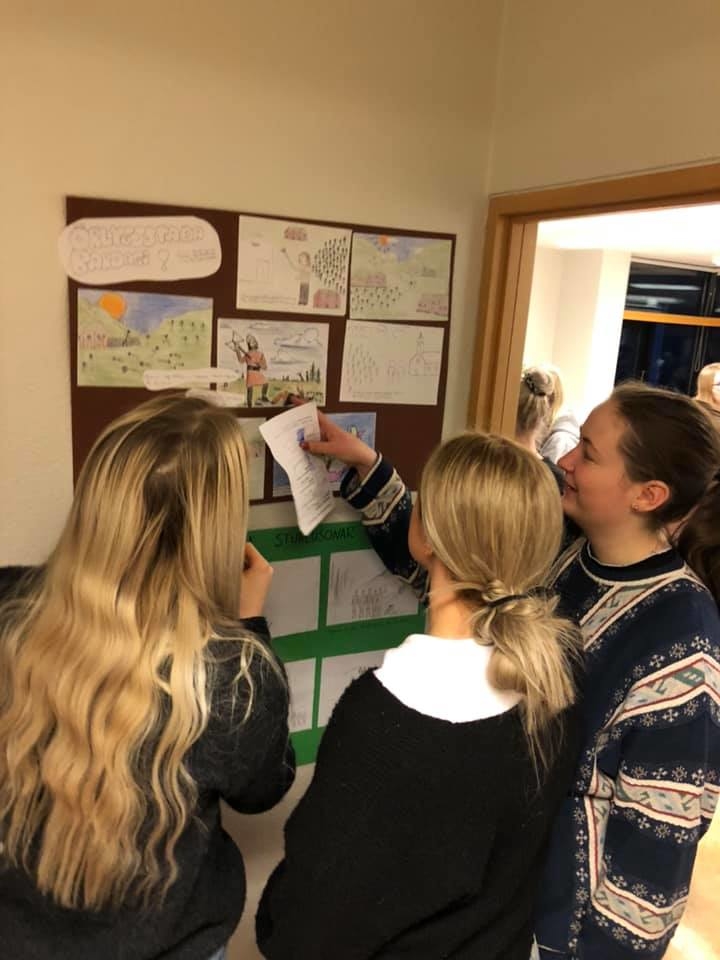 Teiknimyndaveggspjöld í Íslandssögu skoðuð