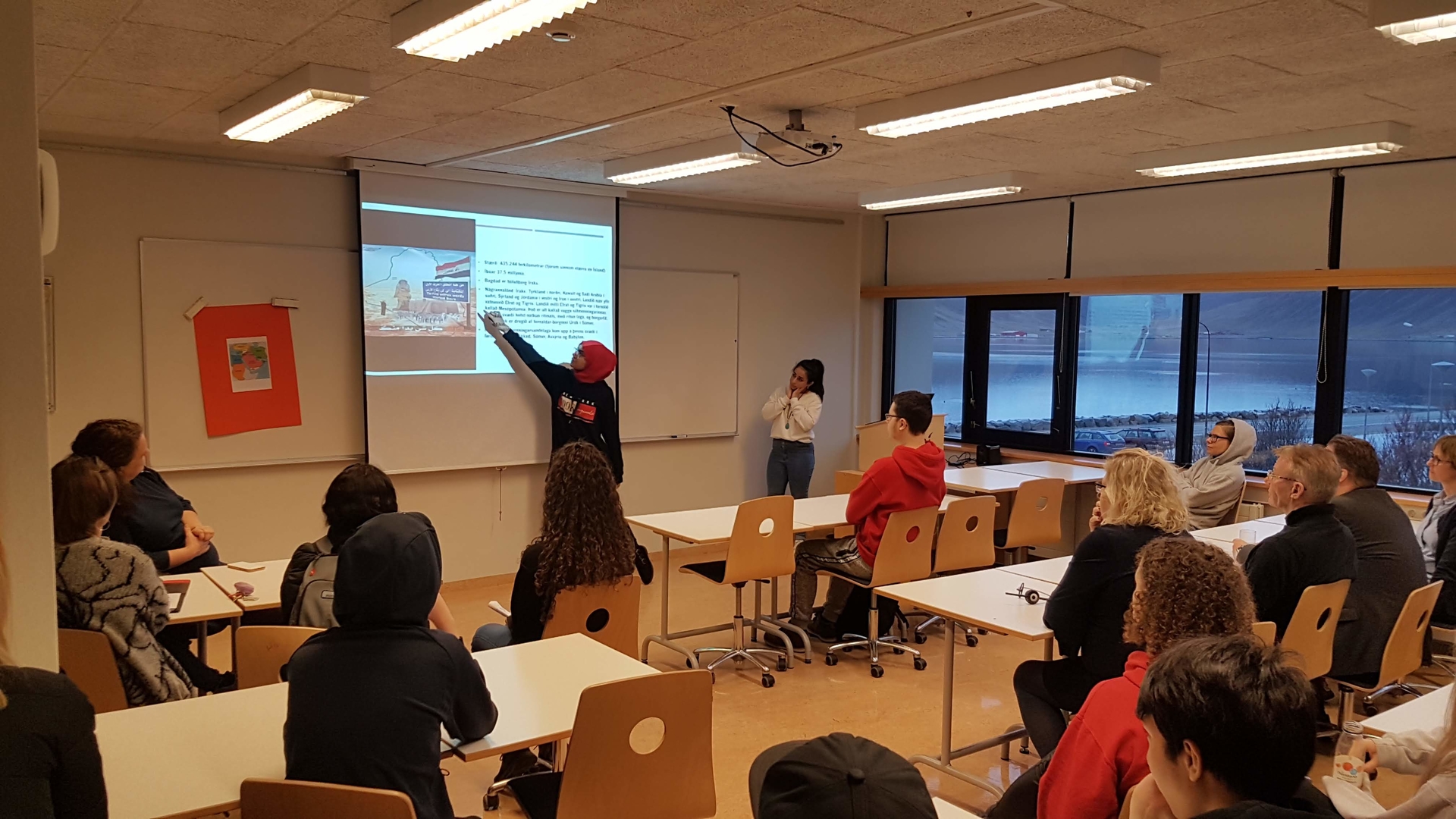 Írakskir nemendur kynna heimaland sitt