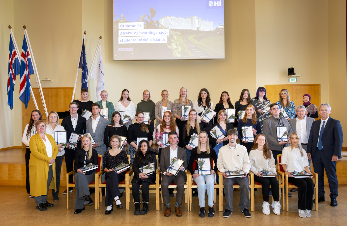 Rúmlega 30 afreksnemar hlutu styrk til náms í Háskóla Íslands