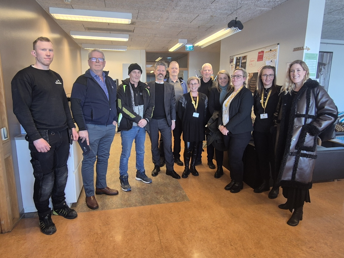 Þingmenn og fulltrúar atvinnulífs ásamt stjórnendum MÍ.