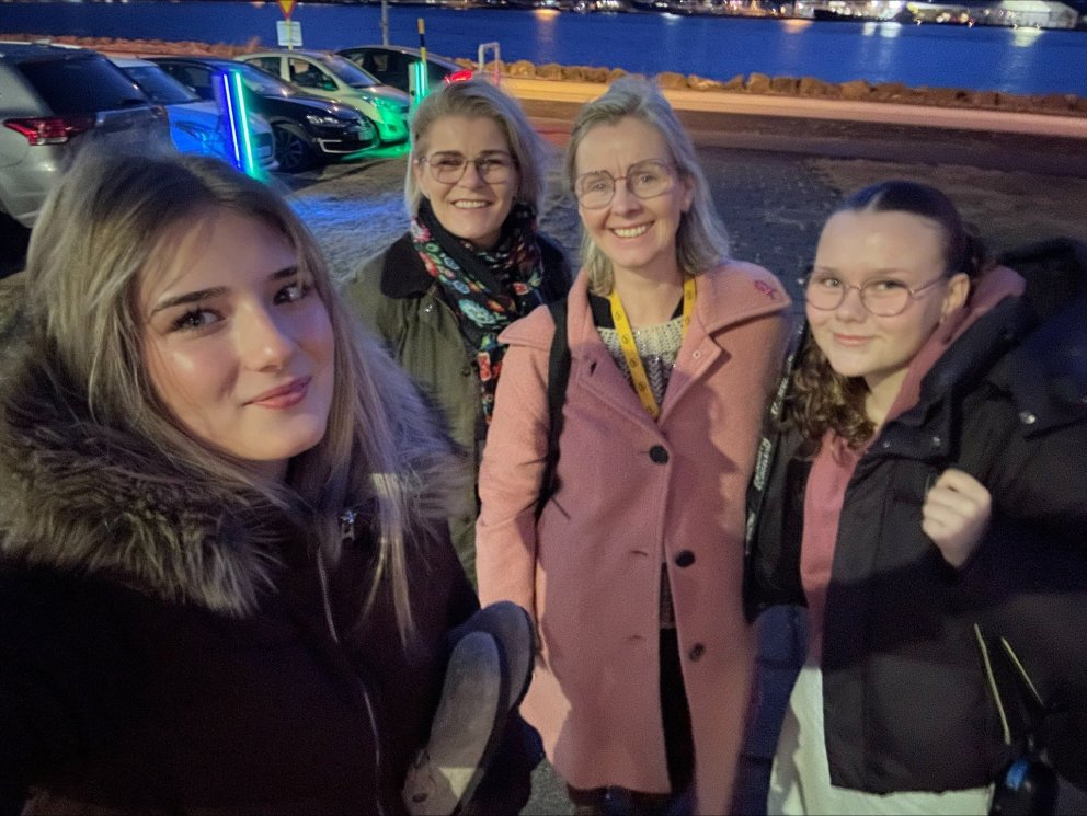 Á myndinni má sjá Ernu námsráðgjafa, Mörthu áfanga- og fjarnámsstjóra ásamt Olgu Nadiu Mróz og Rakel&hellip;