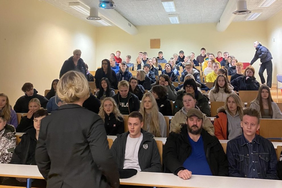 Grunnskólanemar í heimsókn