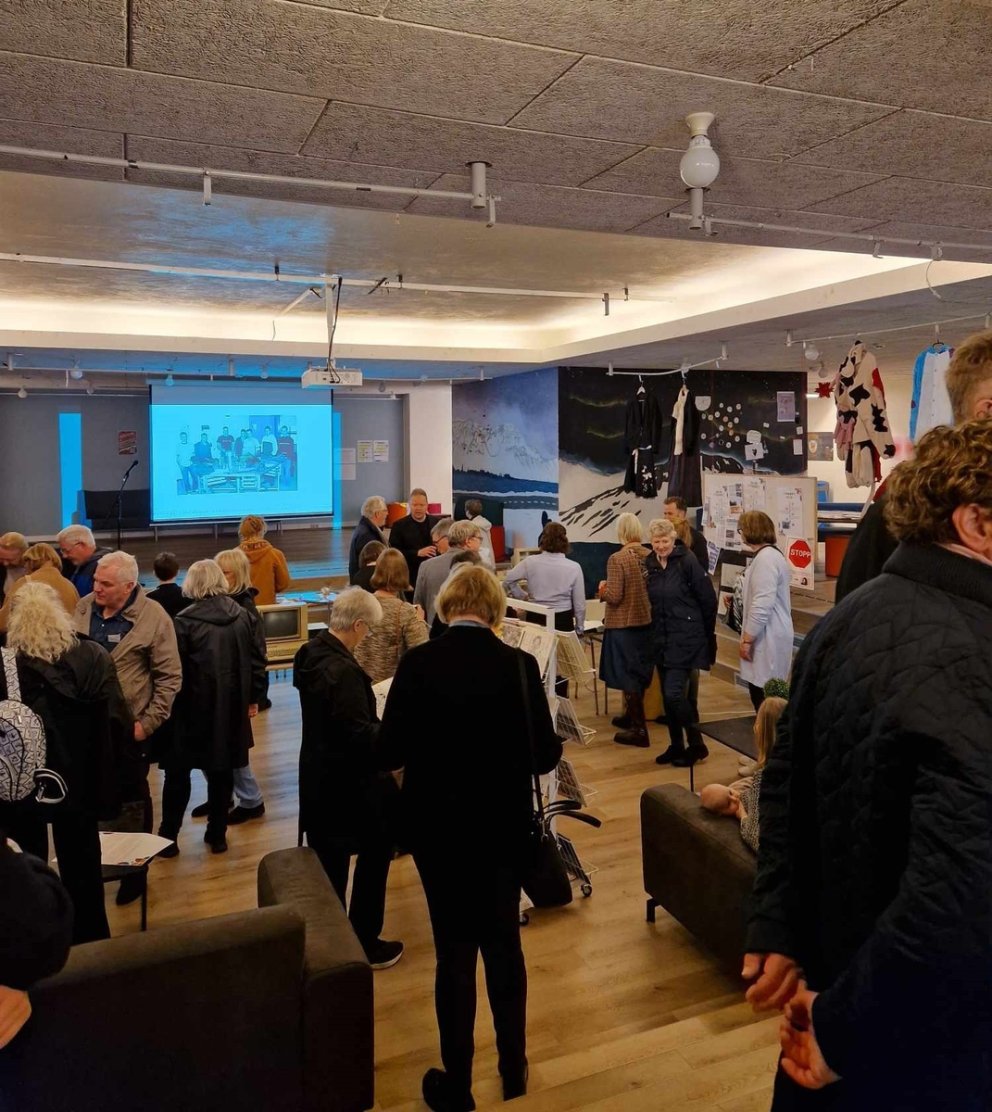 Opnun EMMÍ ,,Sprett-upp