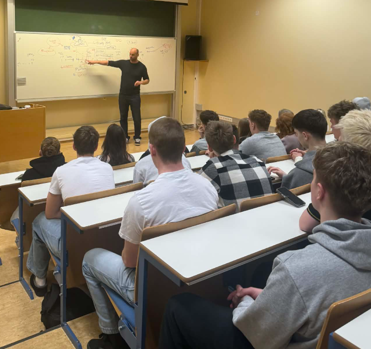 Ólafur Stefánsson í heimsókn á íþróttasviði