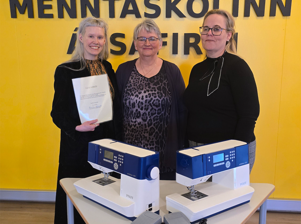 Menntaskólinn á Ísafirði fær nýjar saumavélar að gjöf