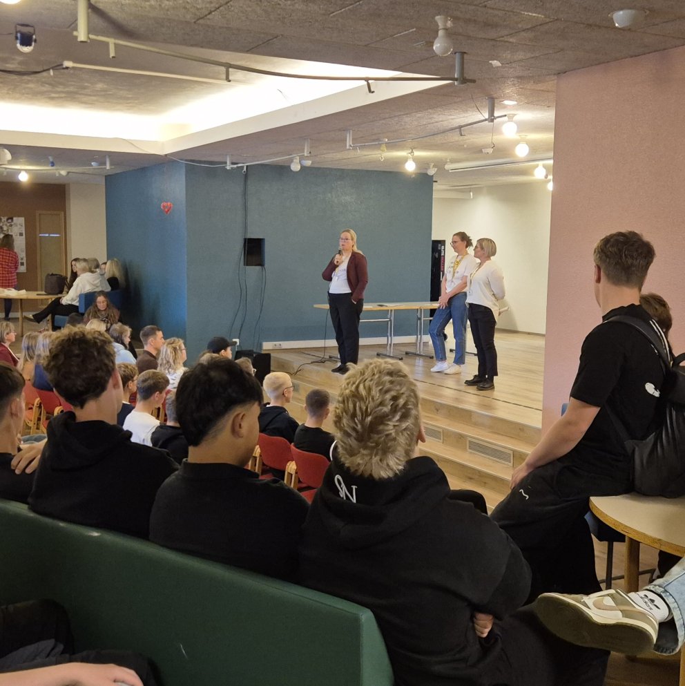 Fjölmennt á skólasetningu