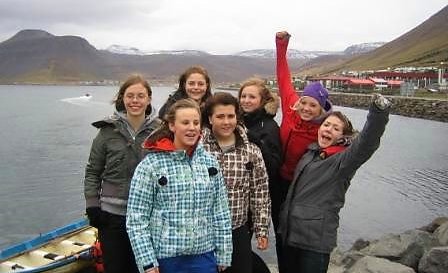 Ungmeyjar fagna sigri