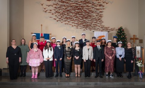 20 nemendur brautskráðir í dag