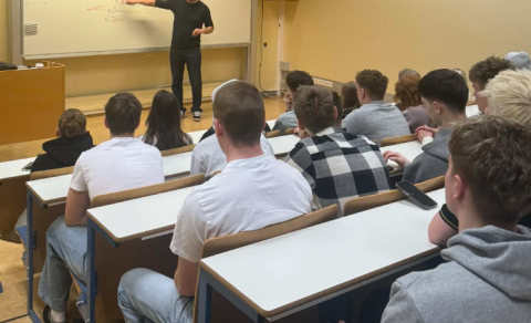 Ólafur Stefánsson í heimsókn á íþróttasviði